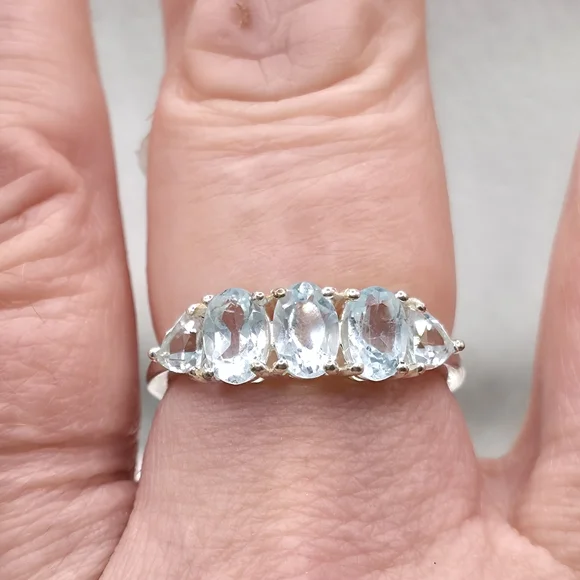 NWOT Genuine Sky Blue Topaz 5 Stone Ring - Picture 5 of 8